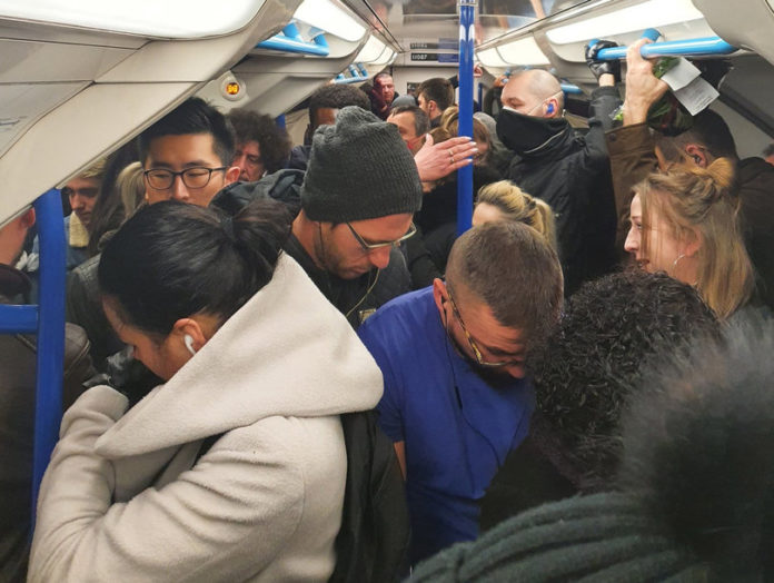 London Tube Is Packed With Passengers Amid CoViD-19 ...