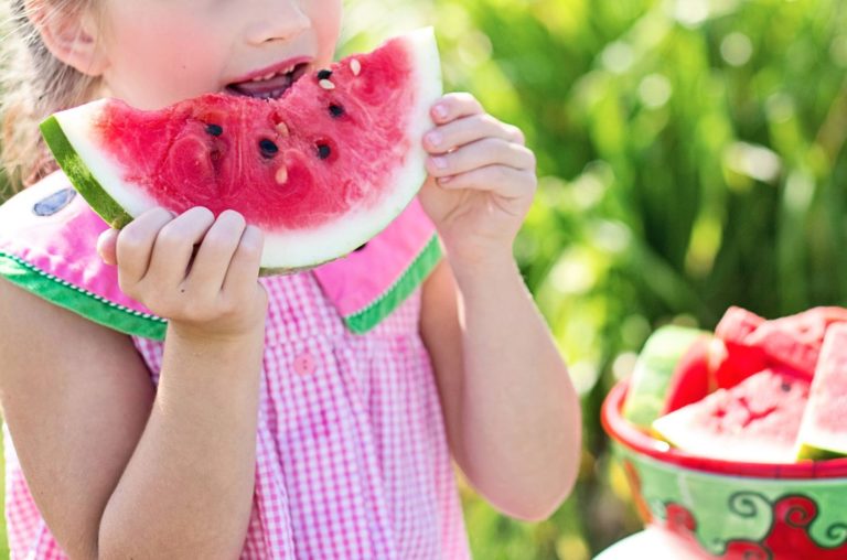 10 Proven Ways to Get Your Kids to Eat Healthy Food 2023