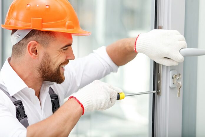 6 Benefits of Hiring Professional Locksmith Services - 2021 Guide - Chart  Attack